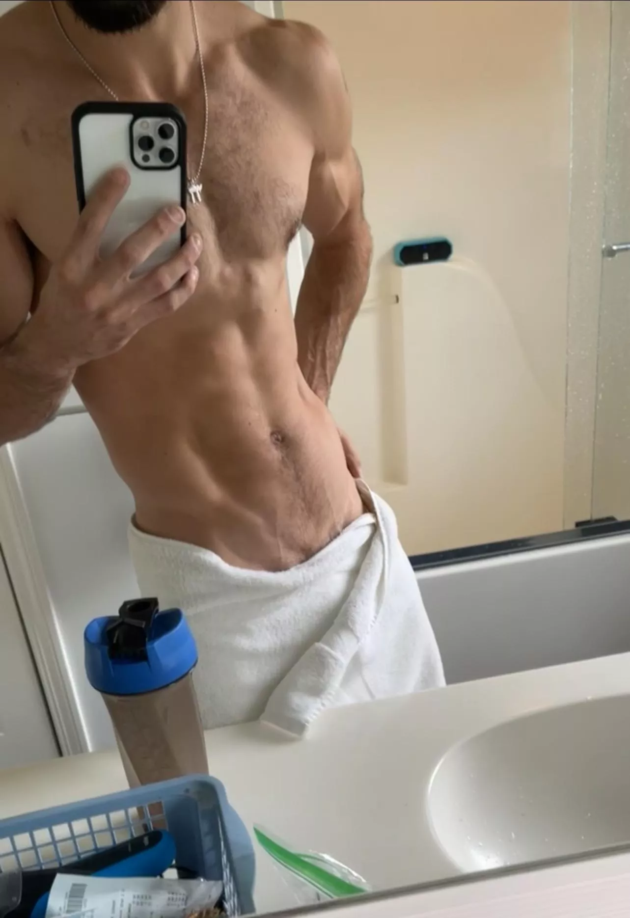 (26) hmu to see the rest 