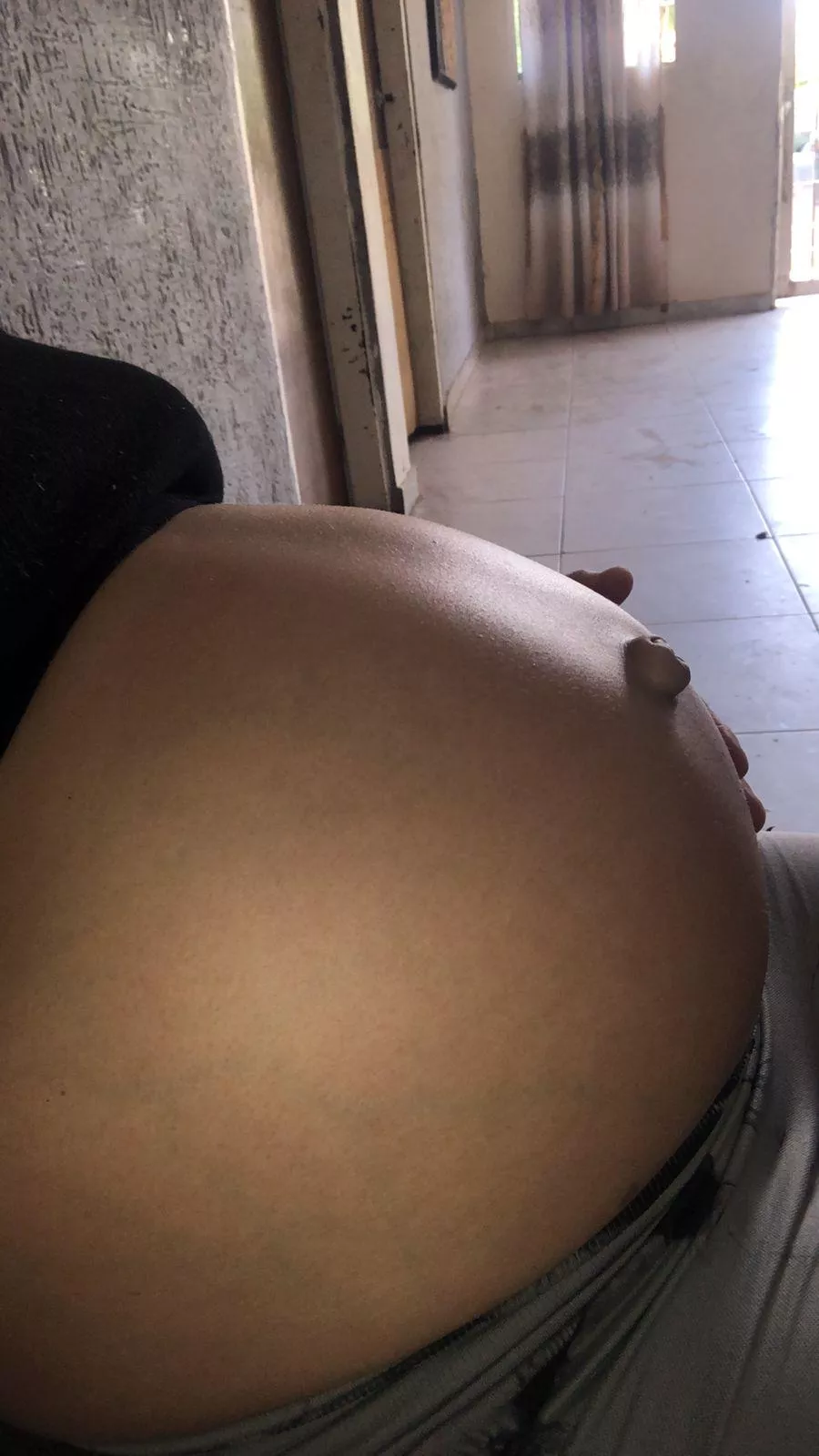 Delicious content of my sexy belly, already at 39 weeks, ready to burst 😈🥰