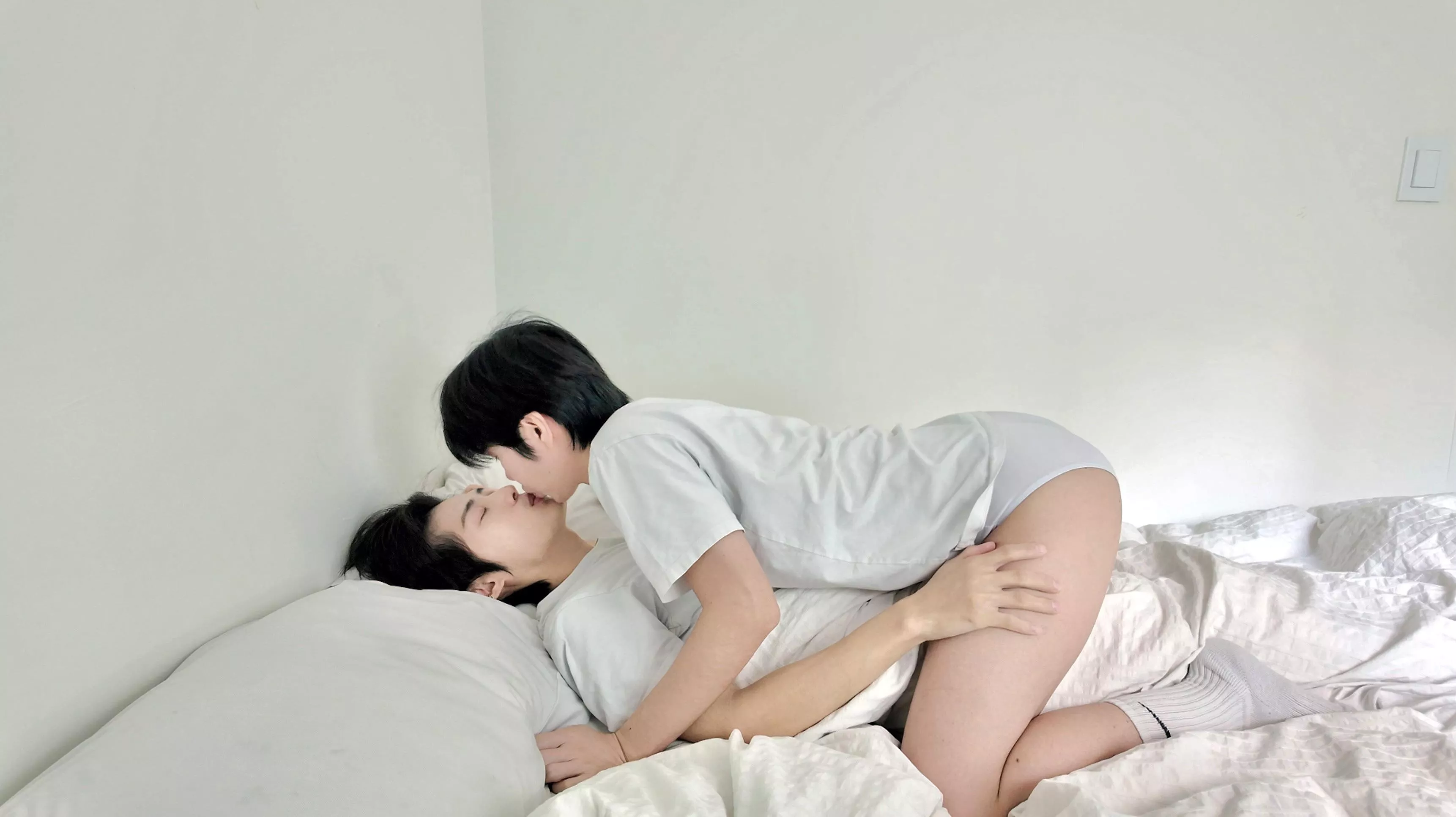 Do Wake-up kisses help?