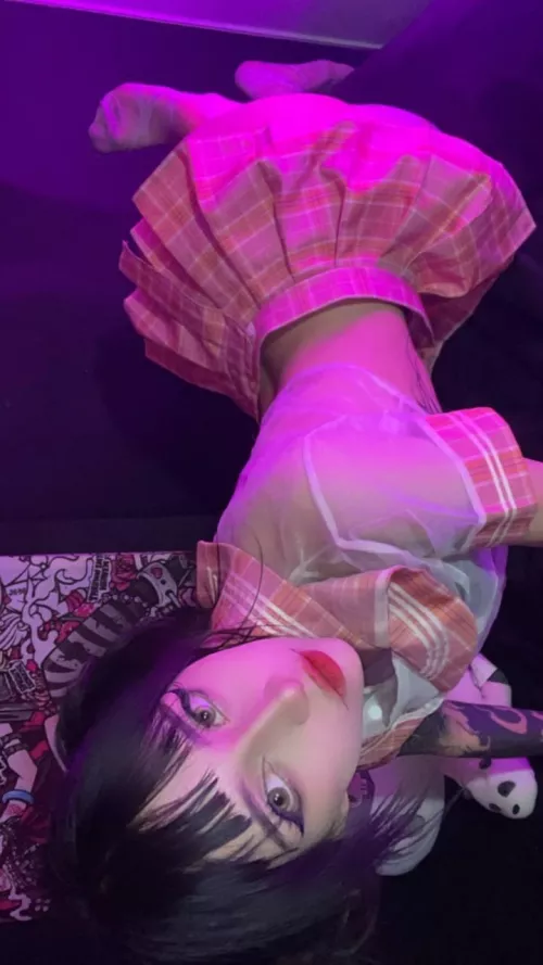 Hope you like my pink school skirt 😉