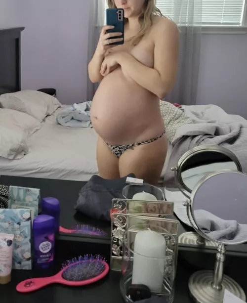 I am the hottest pregnant girl ever!