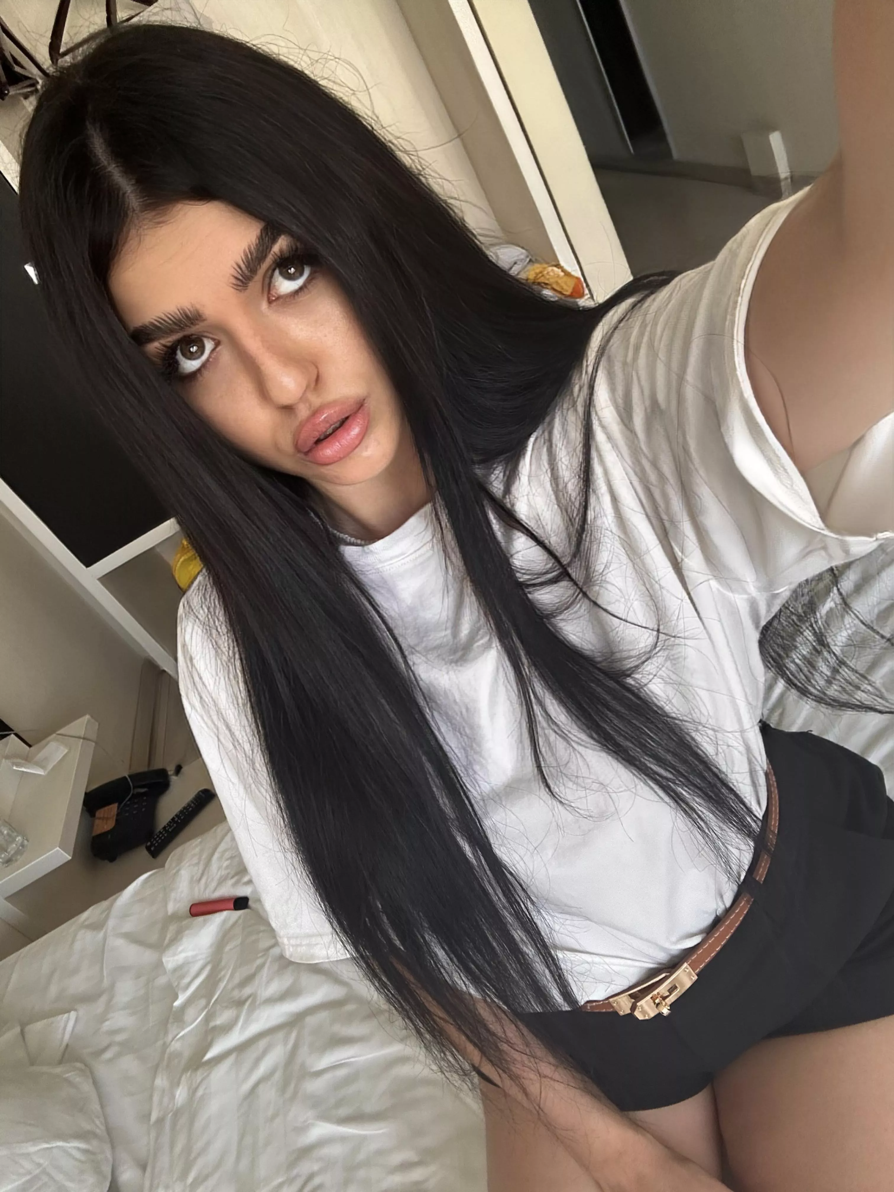 I love when my lower lip is sucked