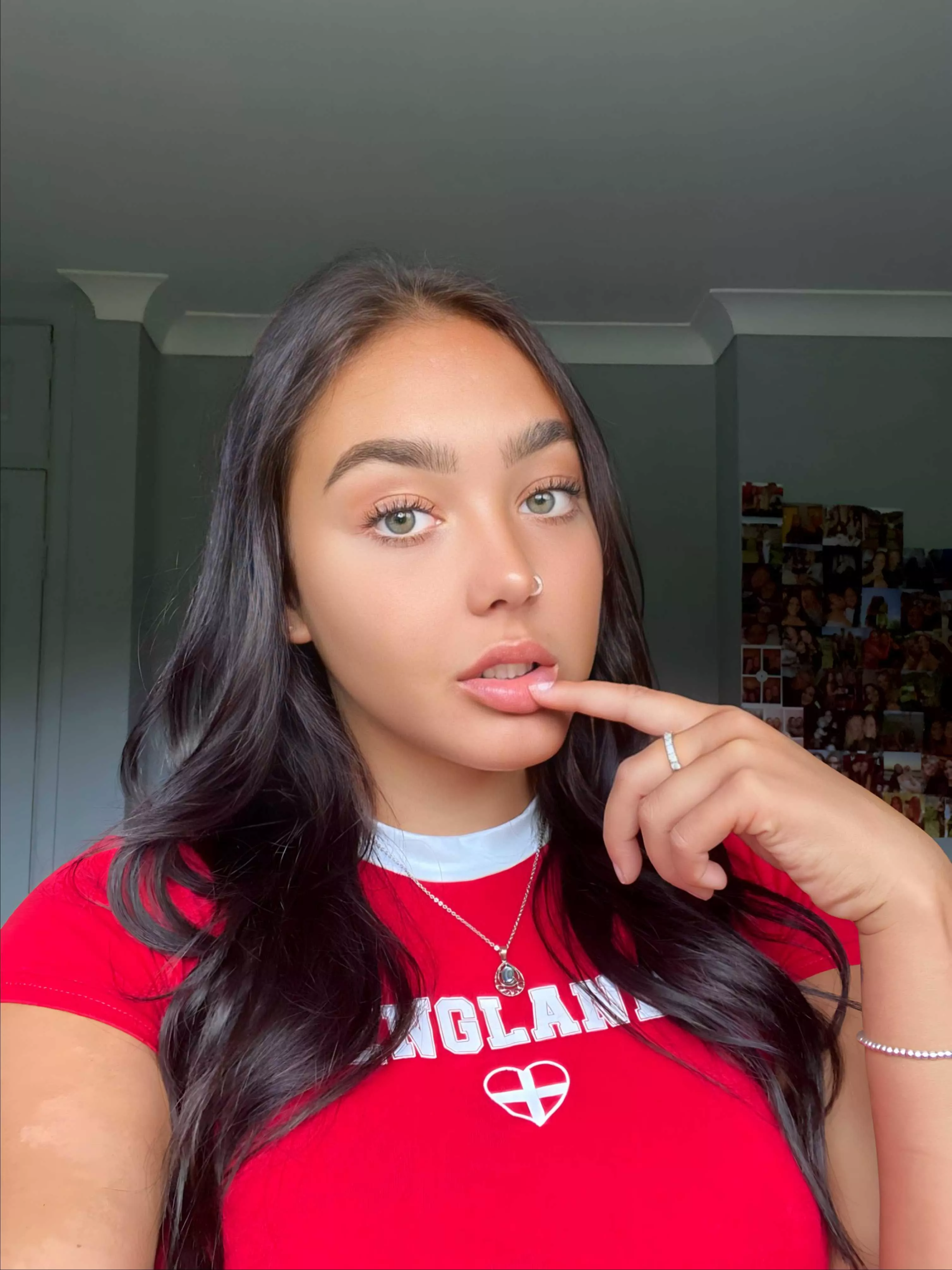 I'm just a simple classy girl
