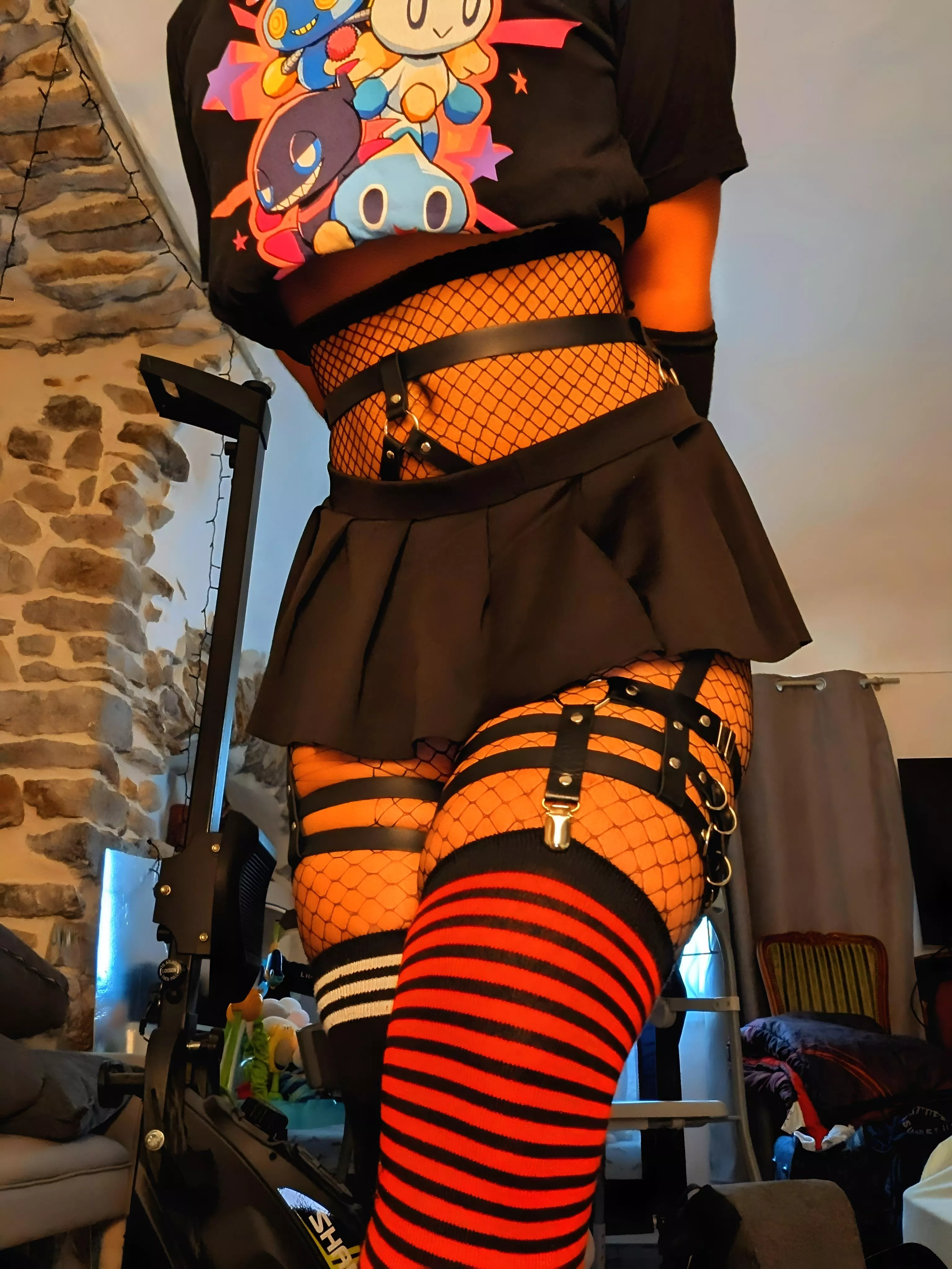 It should be illegal to be this cute :3