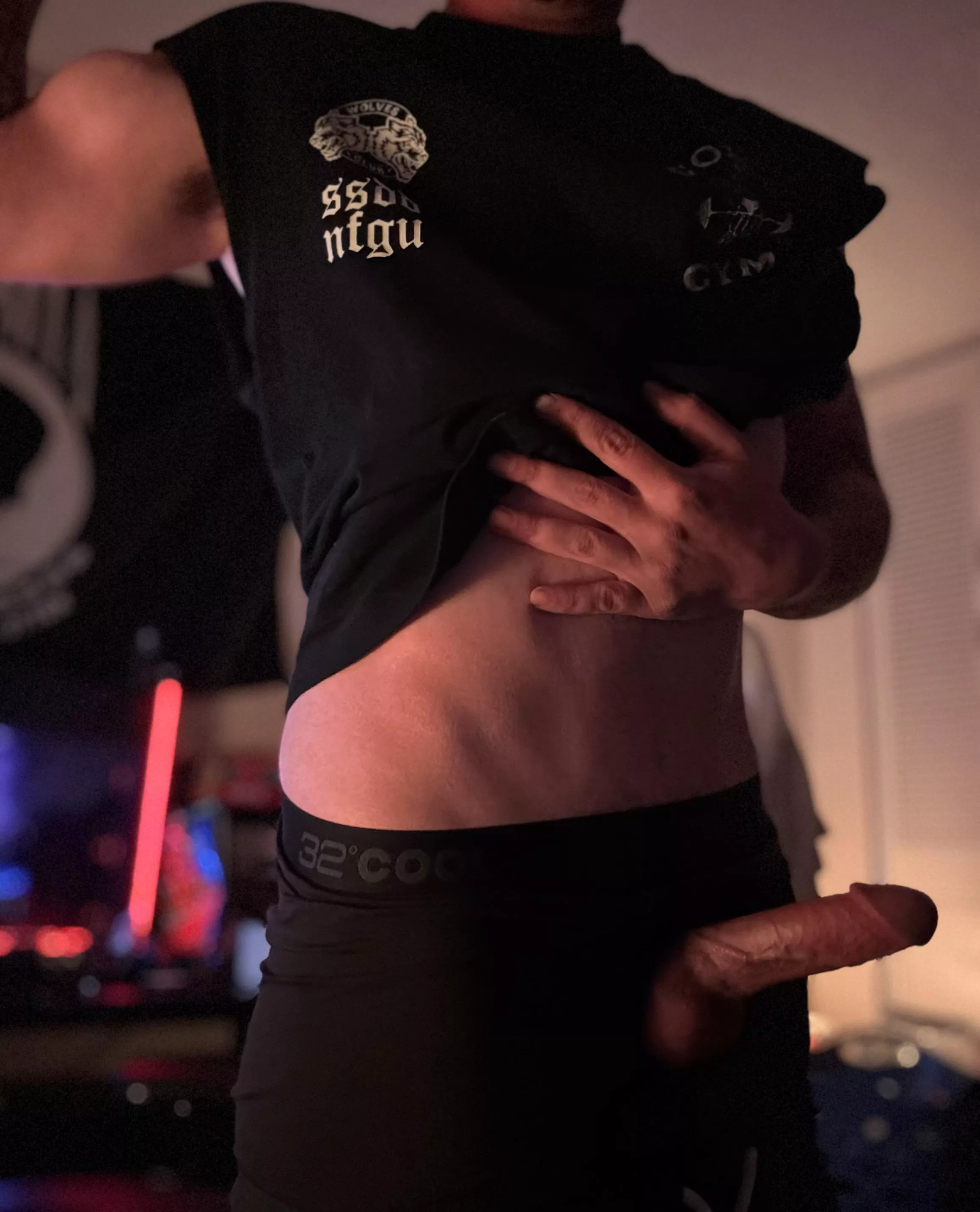 I’ve been told it looks good and feels good as well! Agree?? (26)