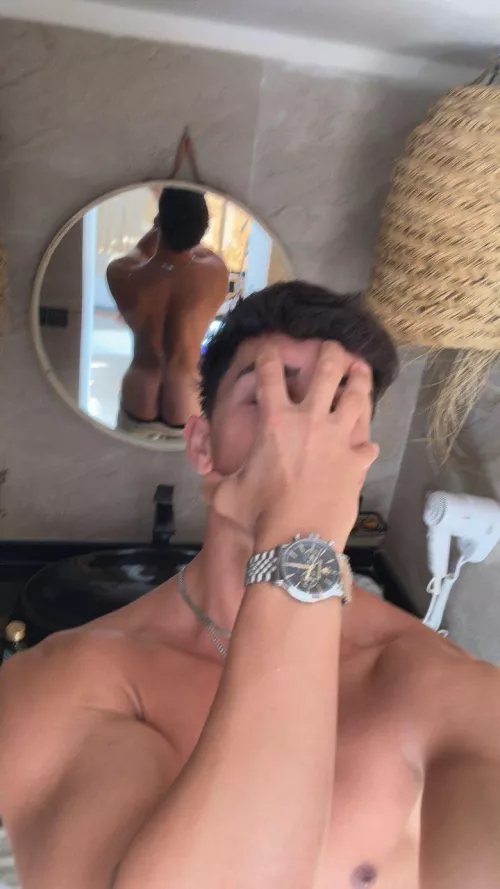 look carefully at the mirror 