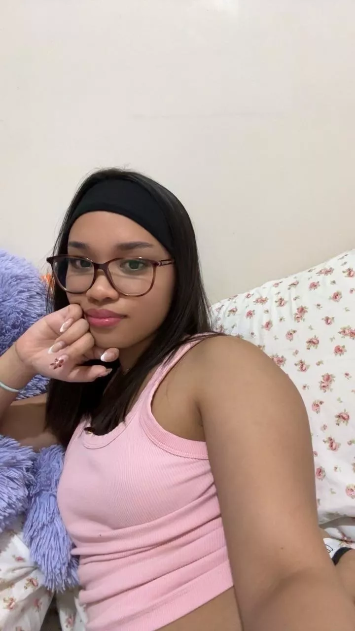 The cutest asian neighbor you’ll have 🤪