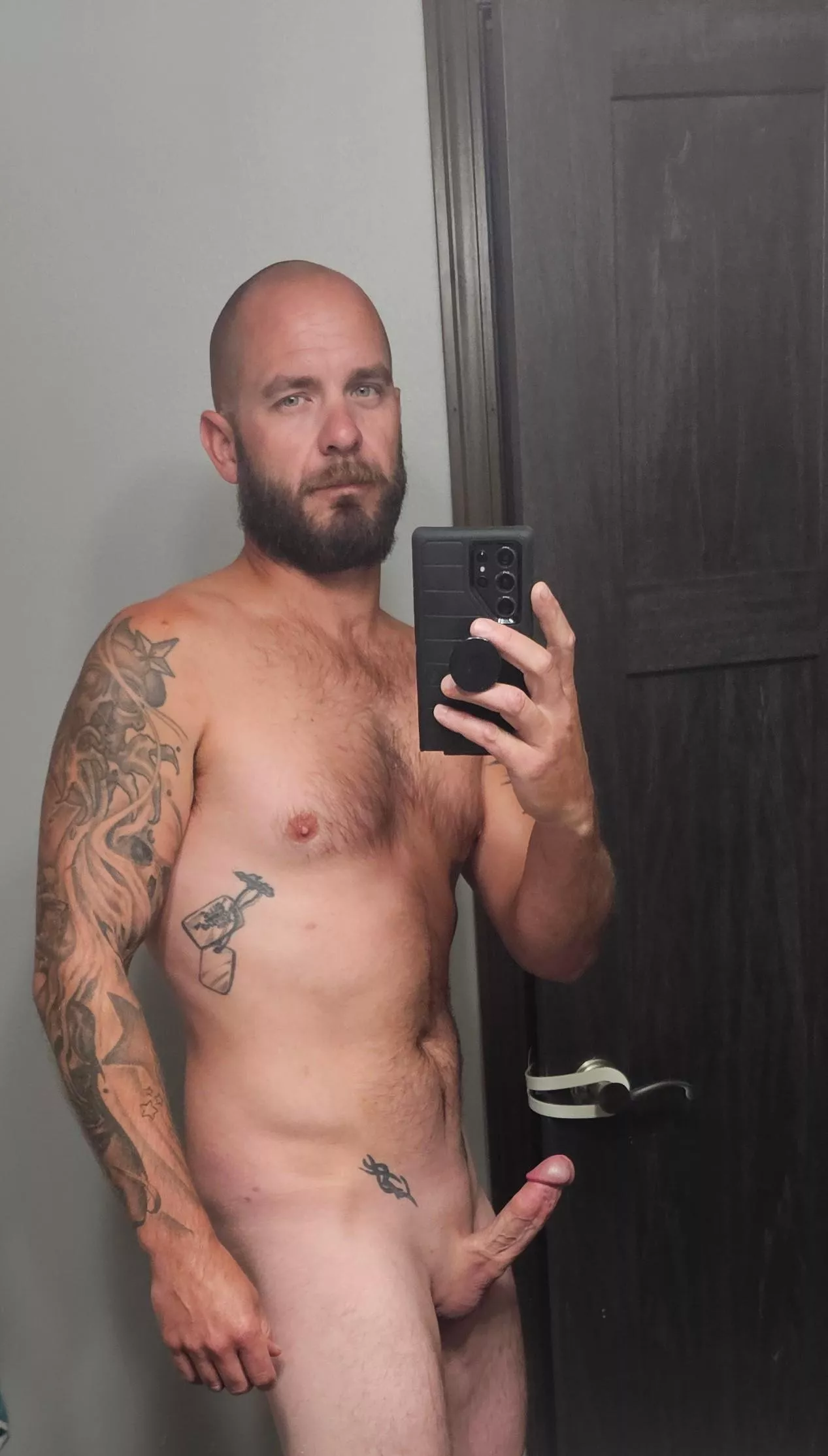 This is today's outfit, hope you don't mind! 😈