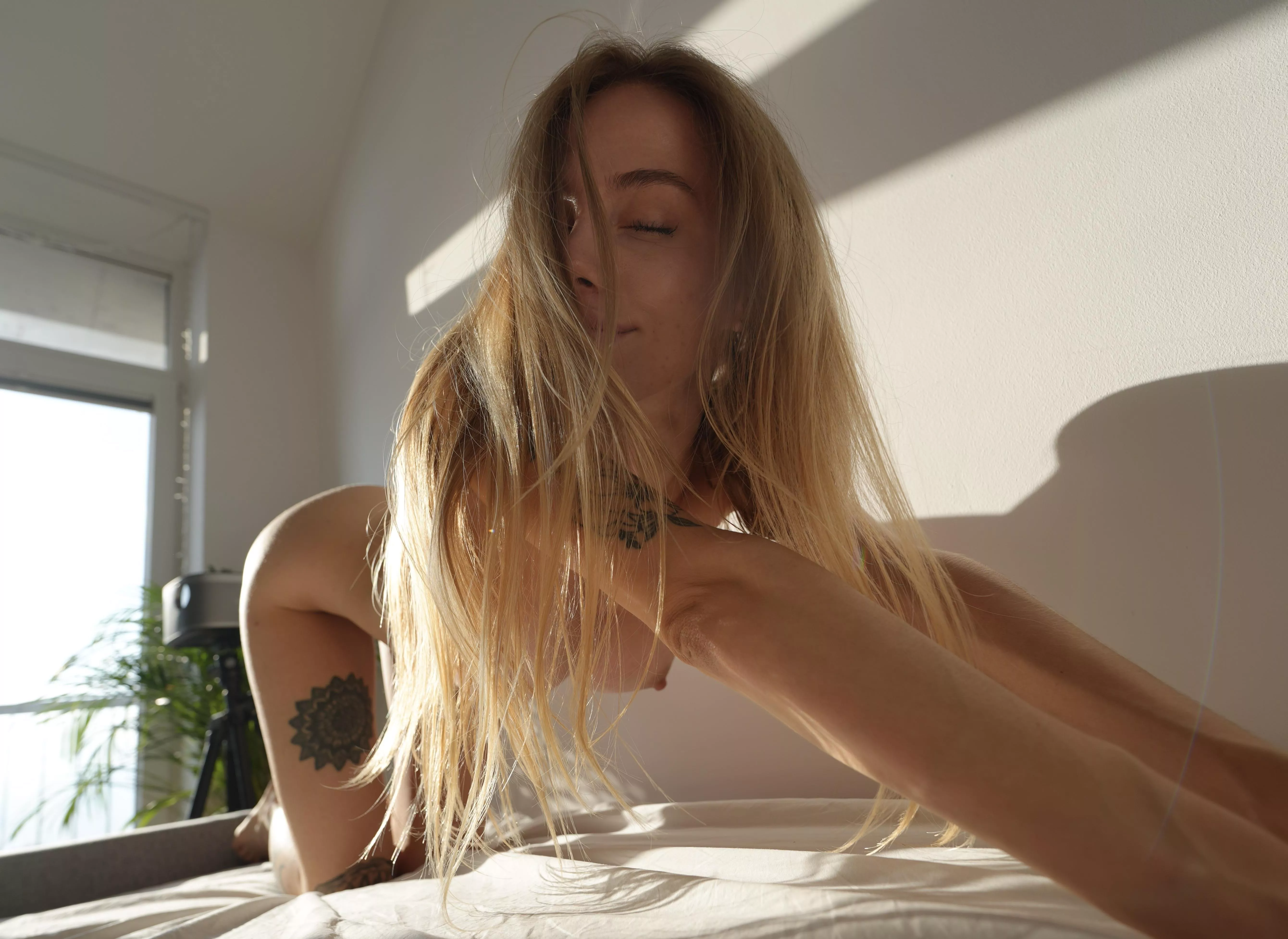 This mirror sees my curves every day