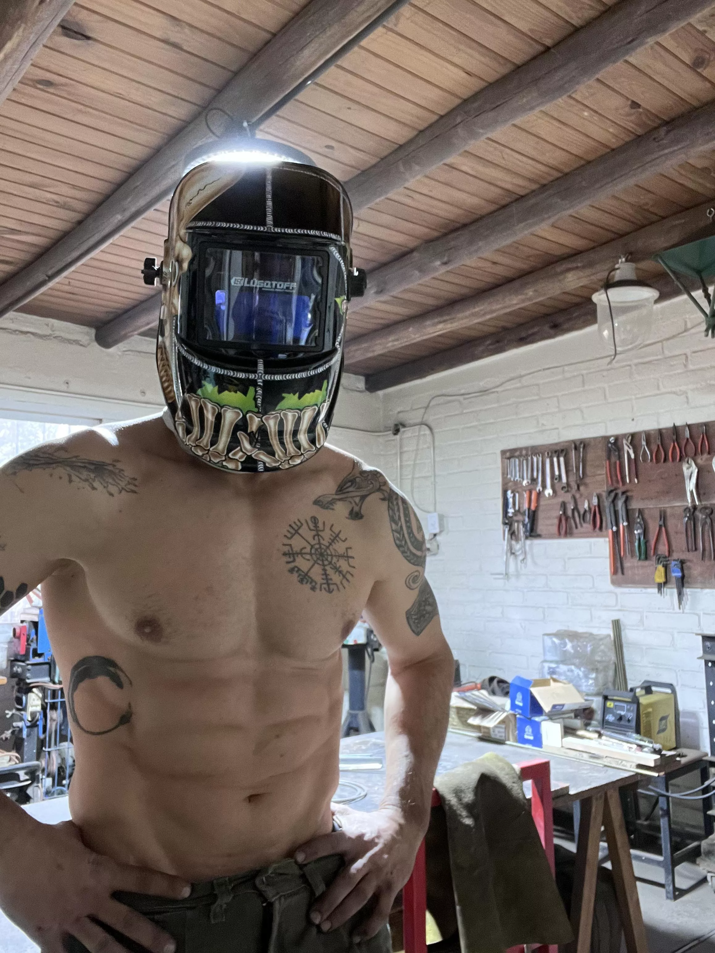 What do you expect from a good welder??😈😈