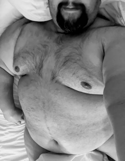 (39M) Long day and just ready to relax. Happy Monday ladies!