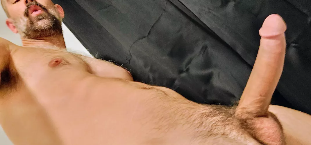 (40) year old hung Dad