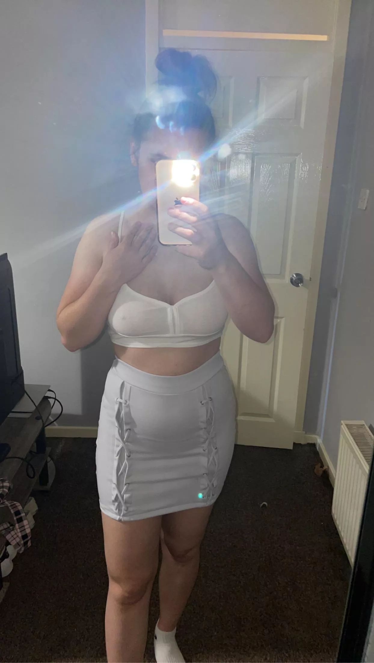 edging to my own nudes... wanna join?