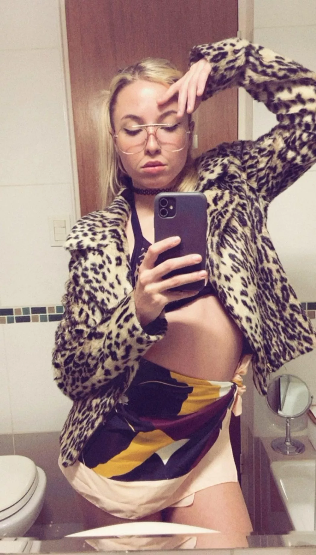 I am feeling cheeky today can you handle this naughty side?😜