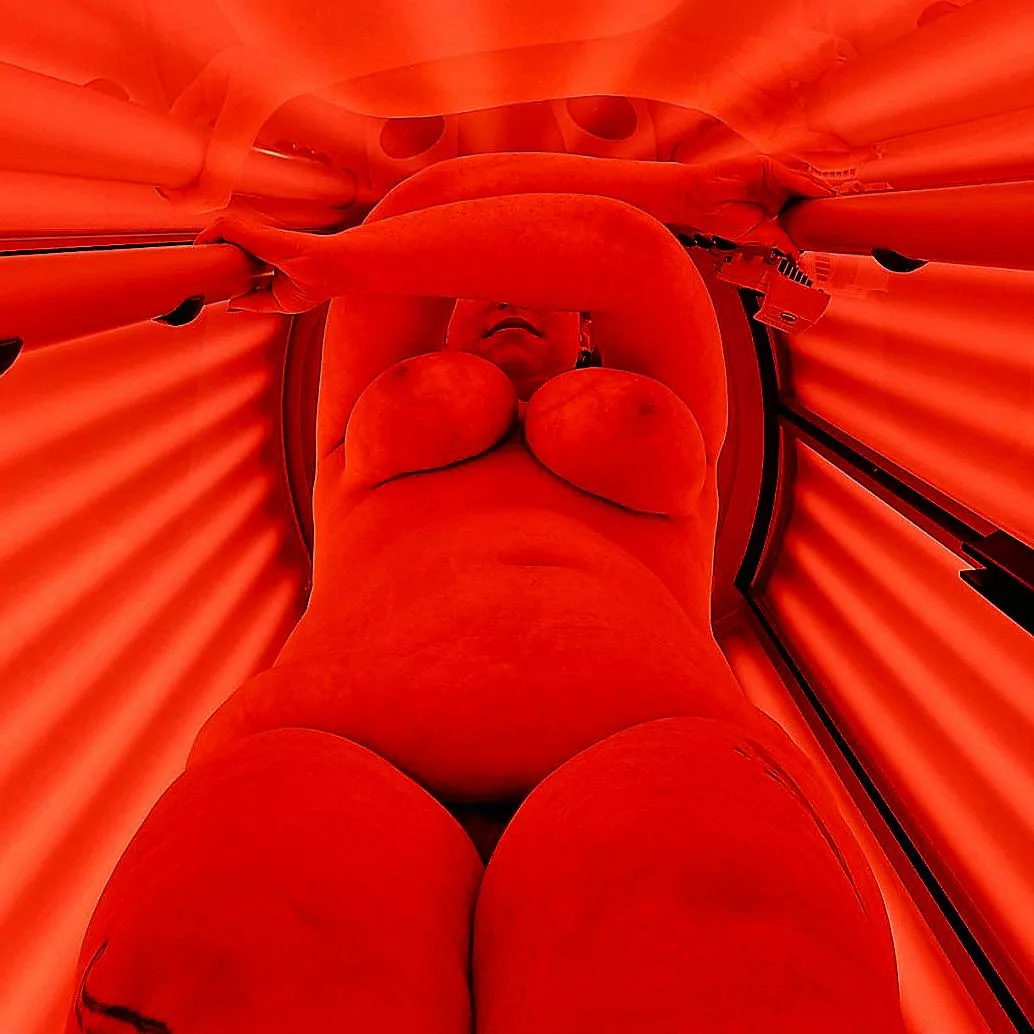 It's hot in here [F]