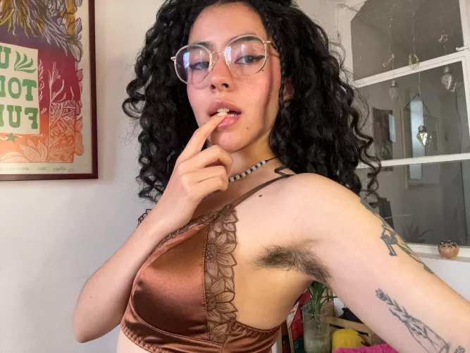 my armpits are one of my most feminine aspects, what do you think?