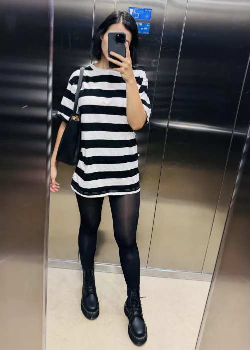 Pantyhose and martens are a great combo [f]