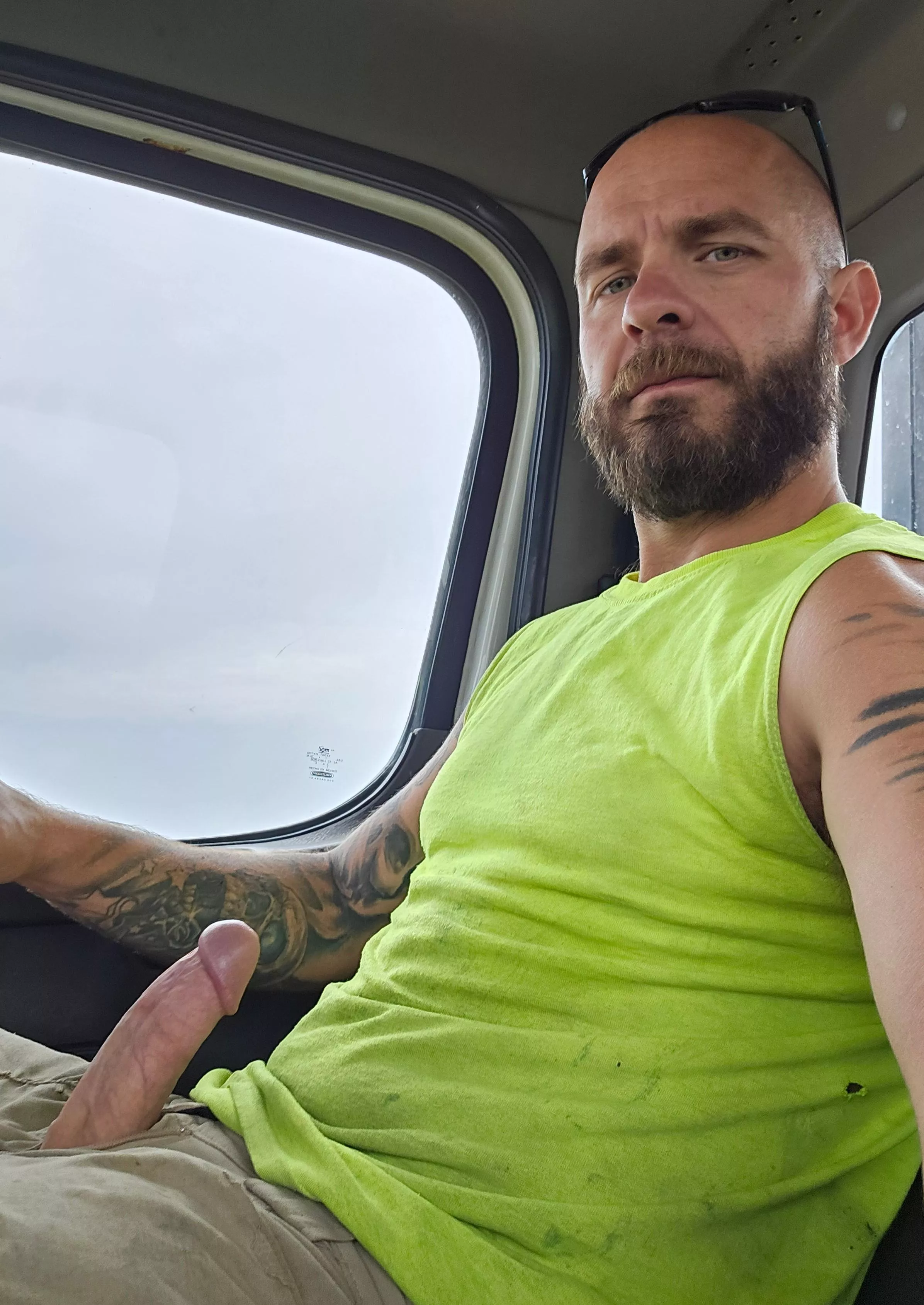 Tease me with your tongue! 😈