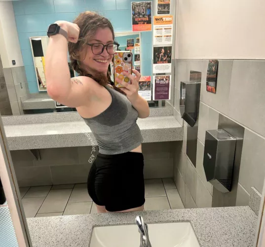 the pit stains were BIG today 🥵💦