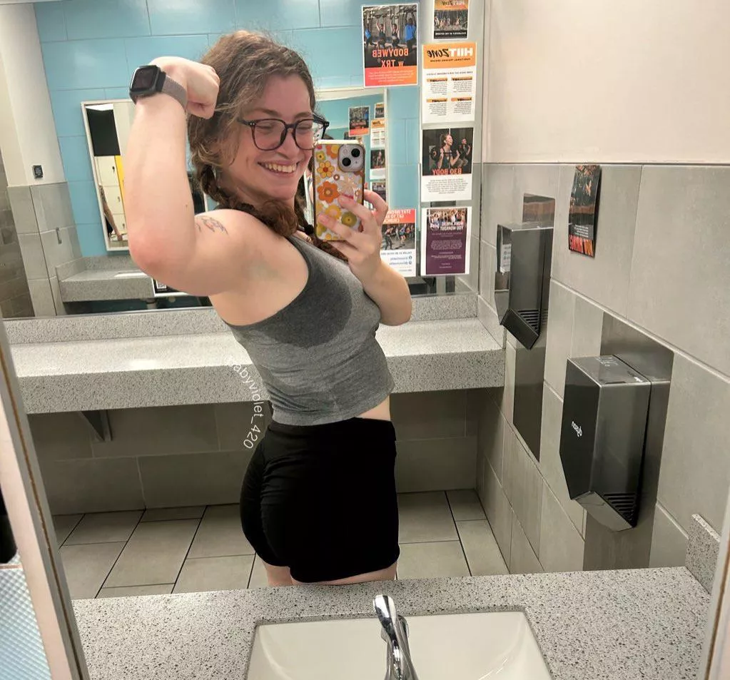 the pit stains were BIG today 🥵💦