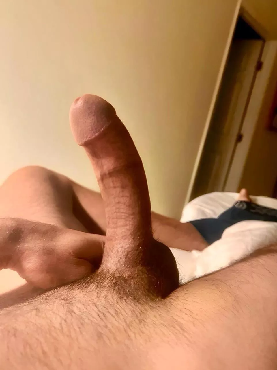 This cock is about to erupt. 