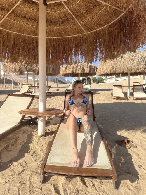 Would any older men on here eat me out? wife