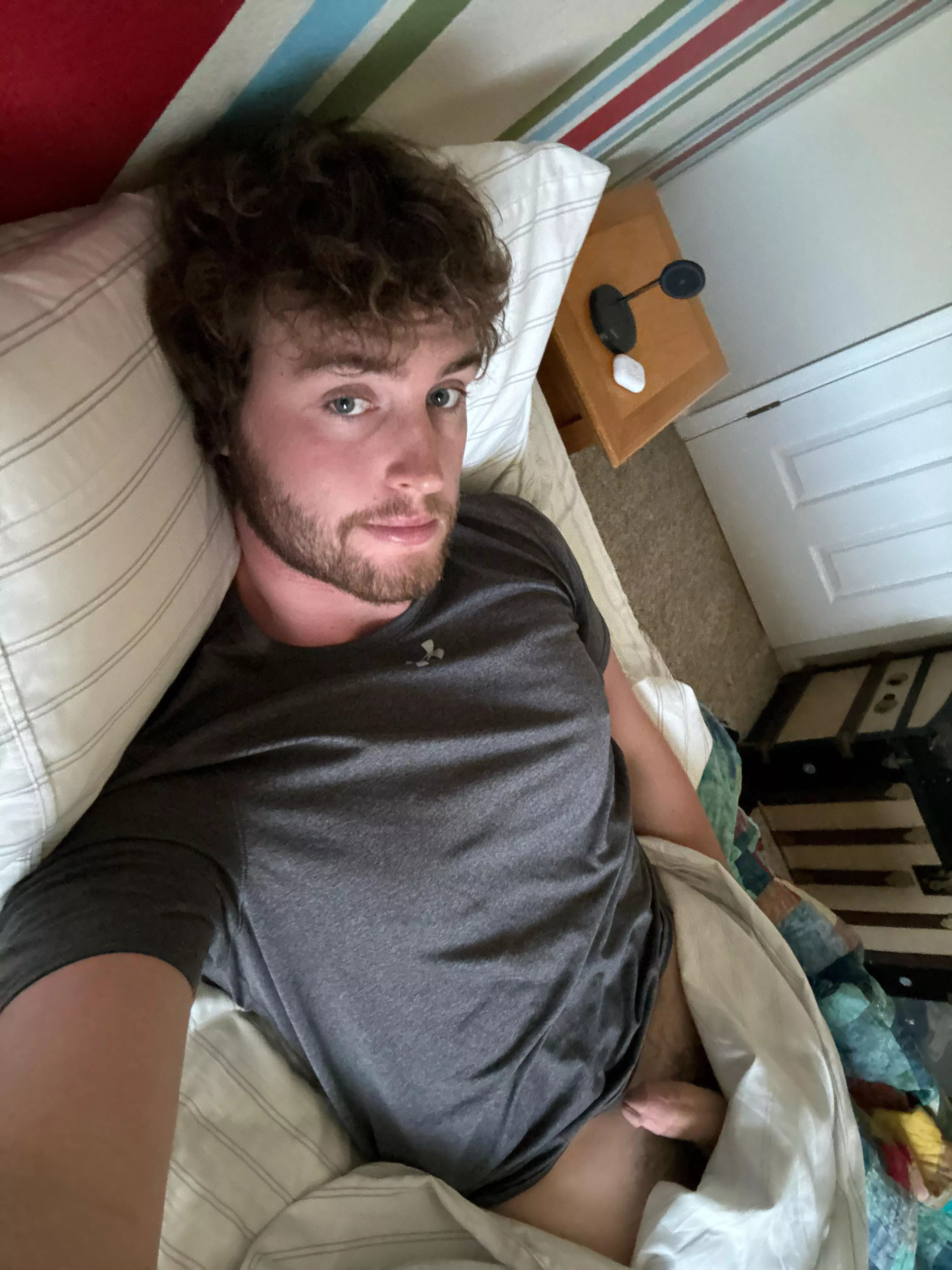 21m 6’7 very kinky college looking for kinky prvy guys who show face - snap is ianthet21