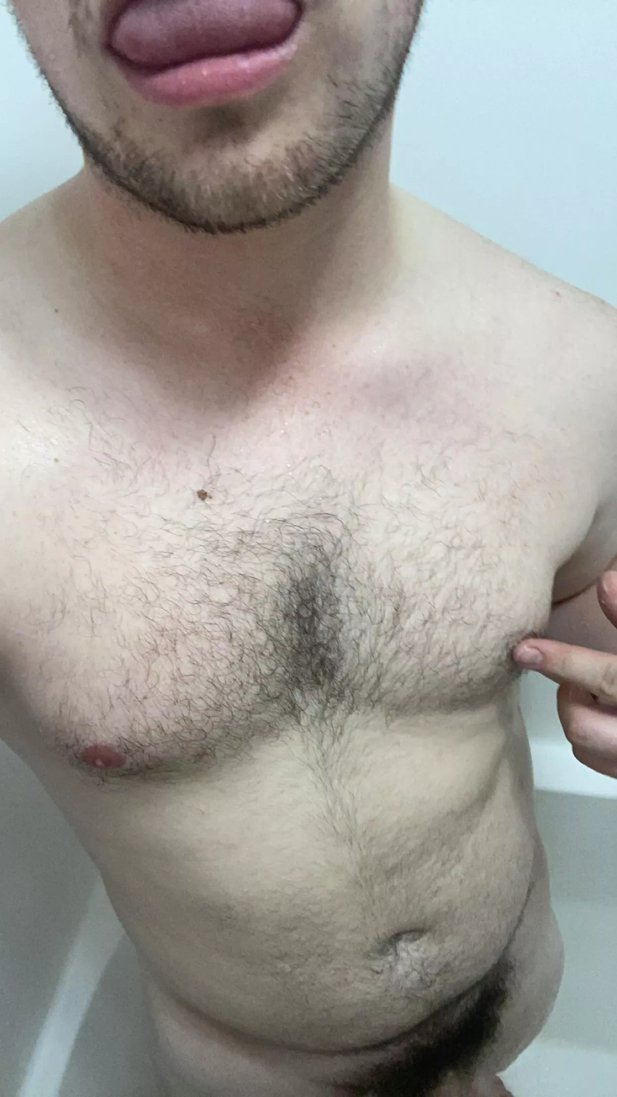 22 US just got done working out. LF hairy bottoms. Beefy/muscle+++ daddy++ bears+++ SC: idahogay