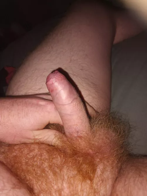 [26] 😈 send pics?