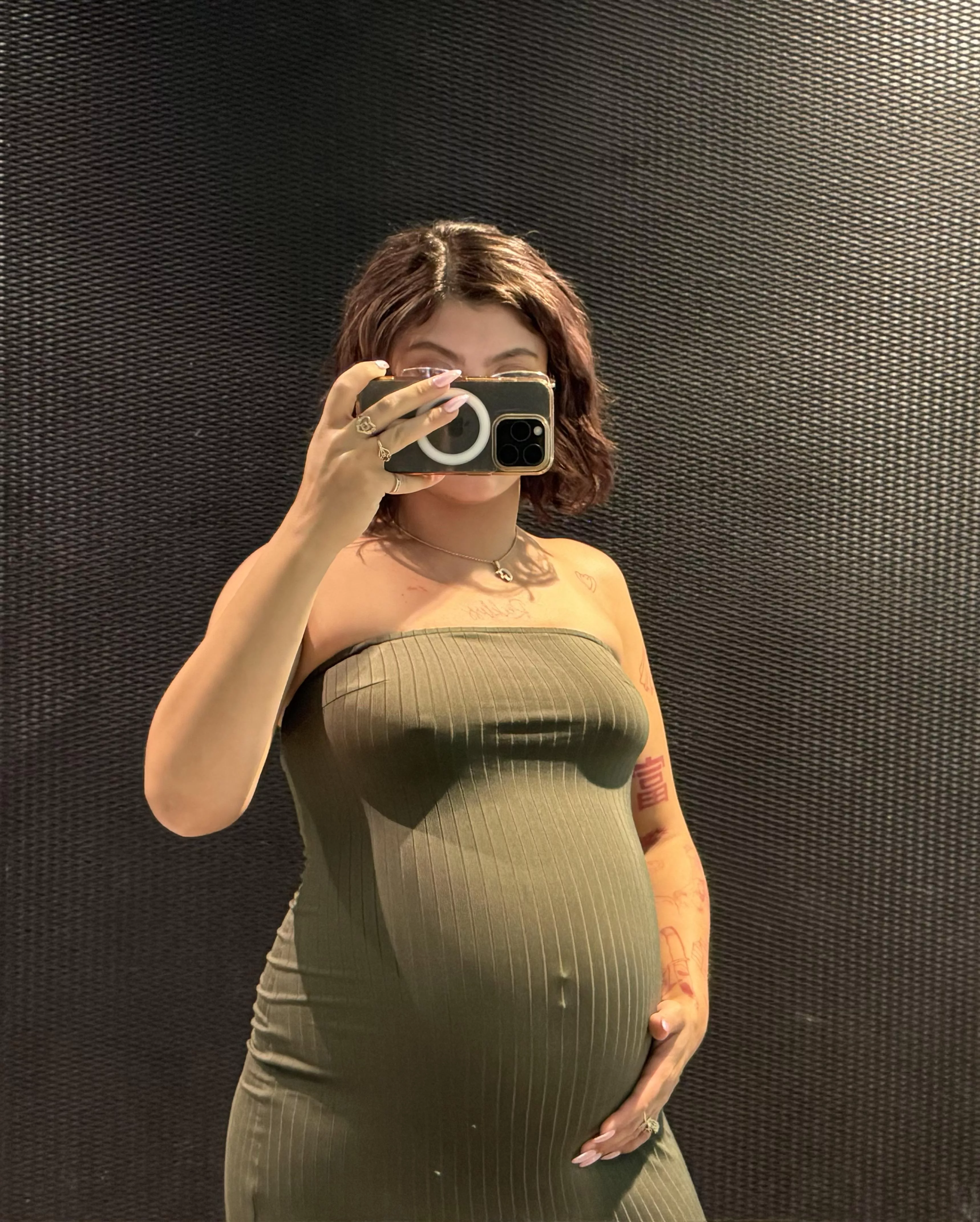 31 weeks 5’2 🤤🥰