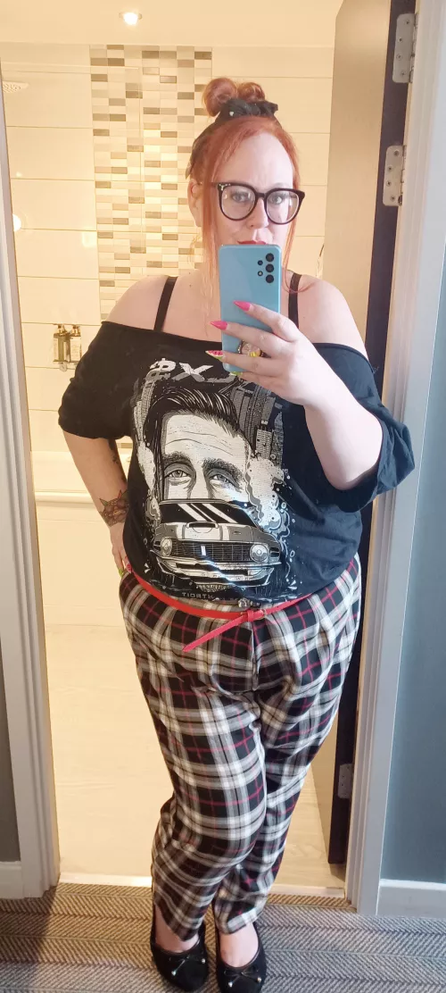 A little pop o' red goes a long way