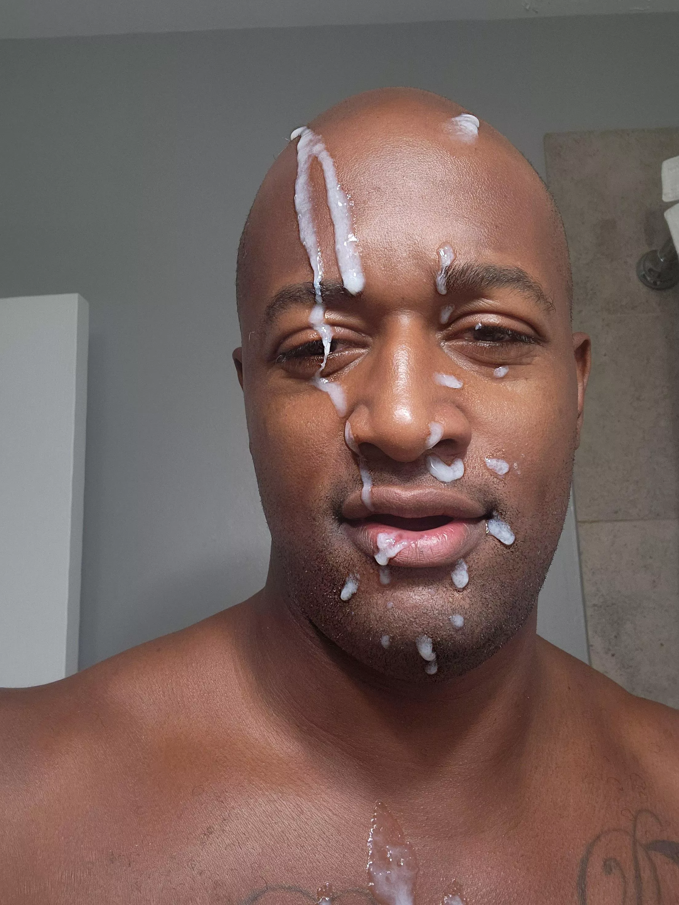 Anyone know how to post videos on this subreddit. I wanna show this cumshot I took in slow motion 