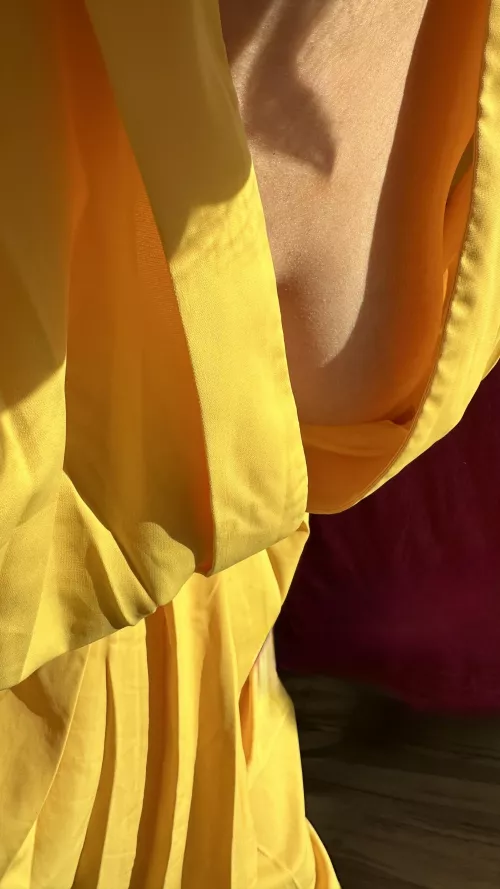 Do you think this dress is elegant enough to wear to an important business meeting?