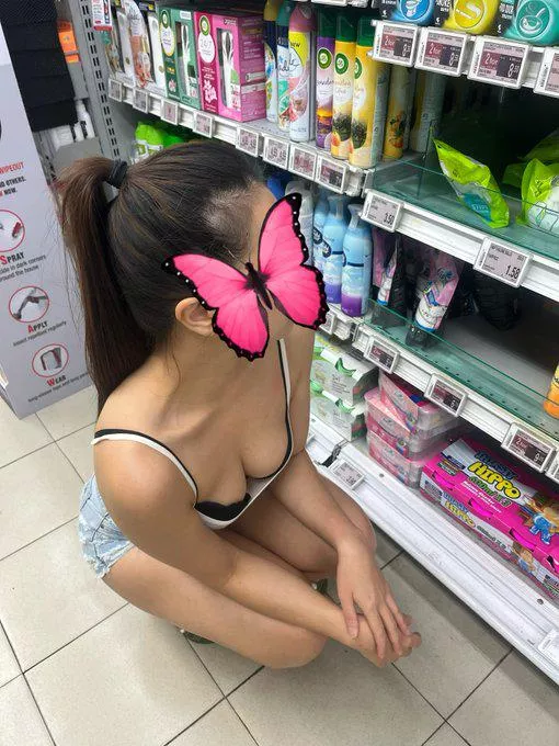 it's easier to see down my blouse when i'm kneeling down 🫣