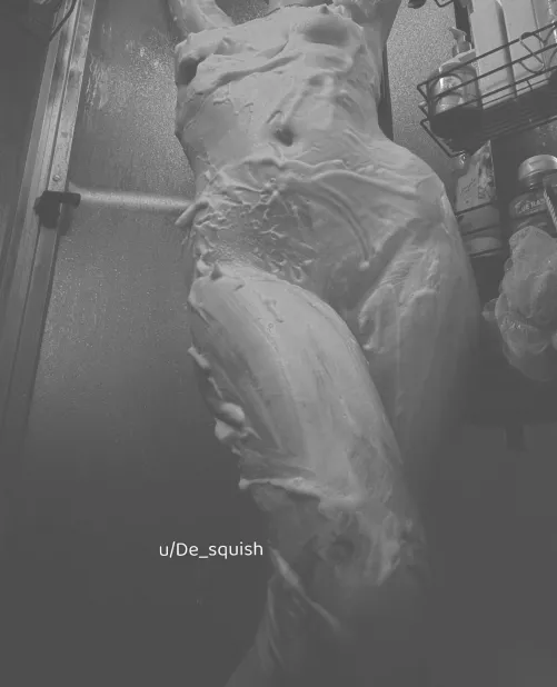 Stunning even without color 💋🖤