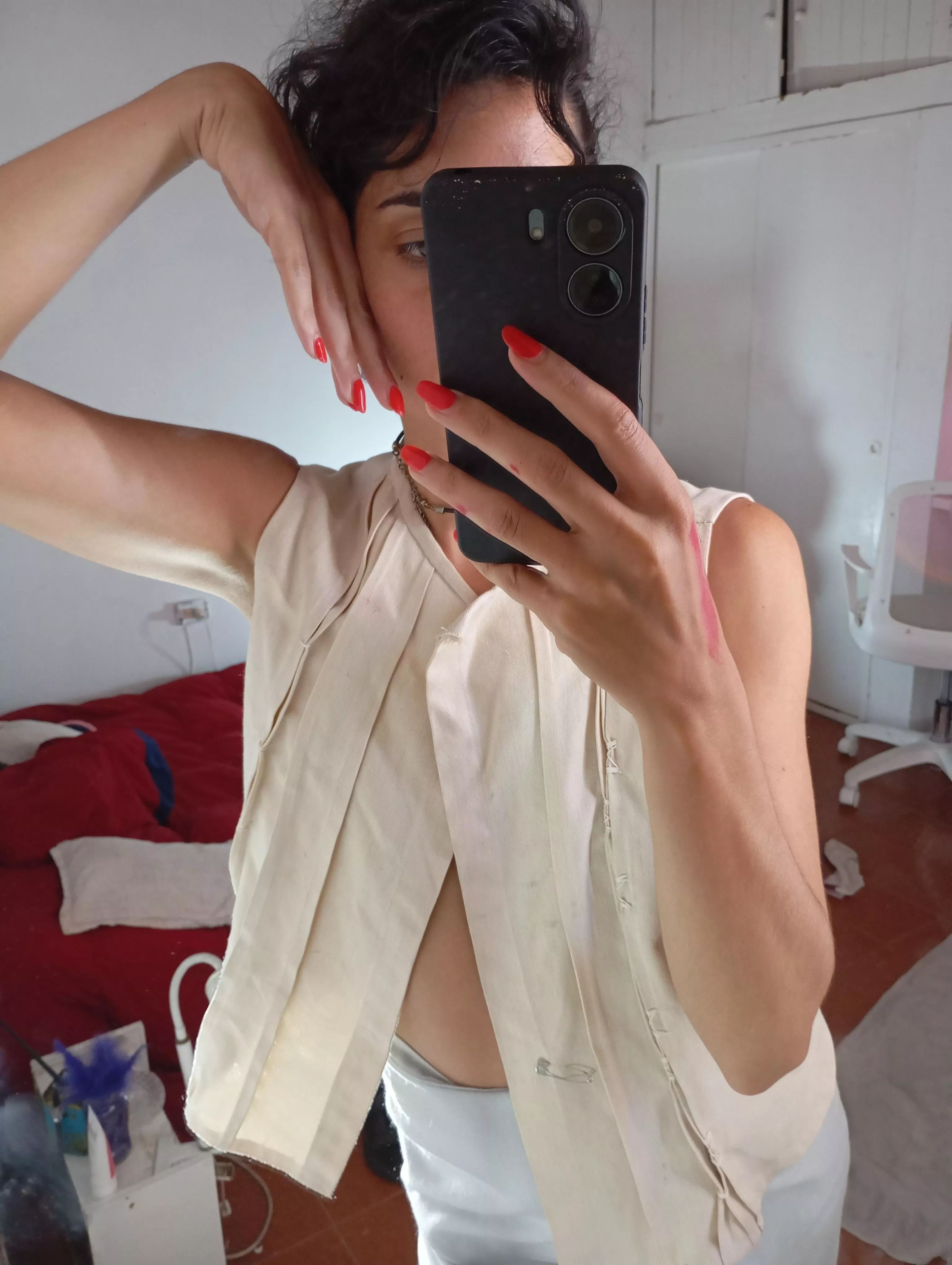 whit a long long fngers 