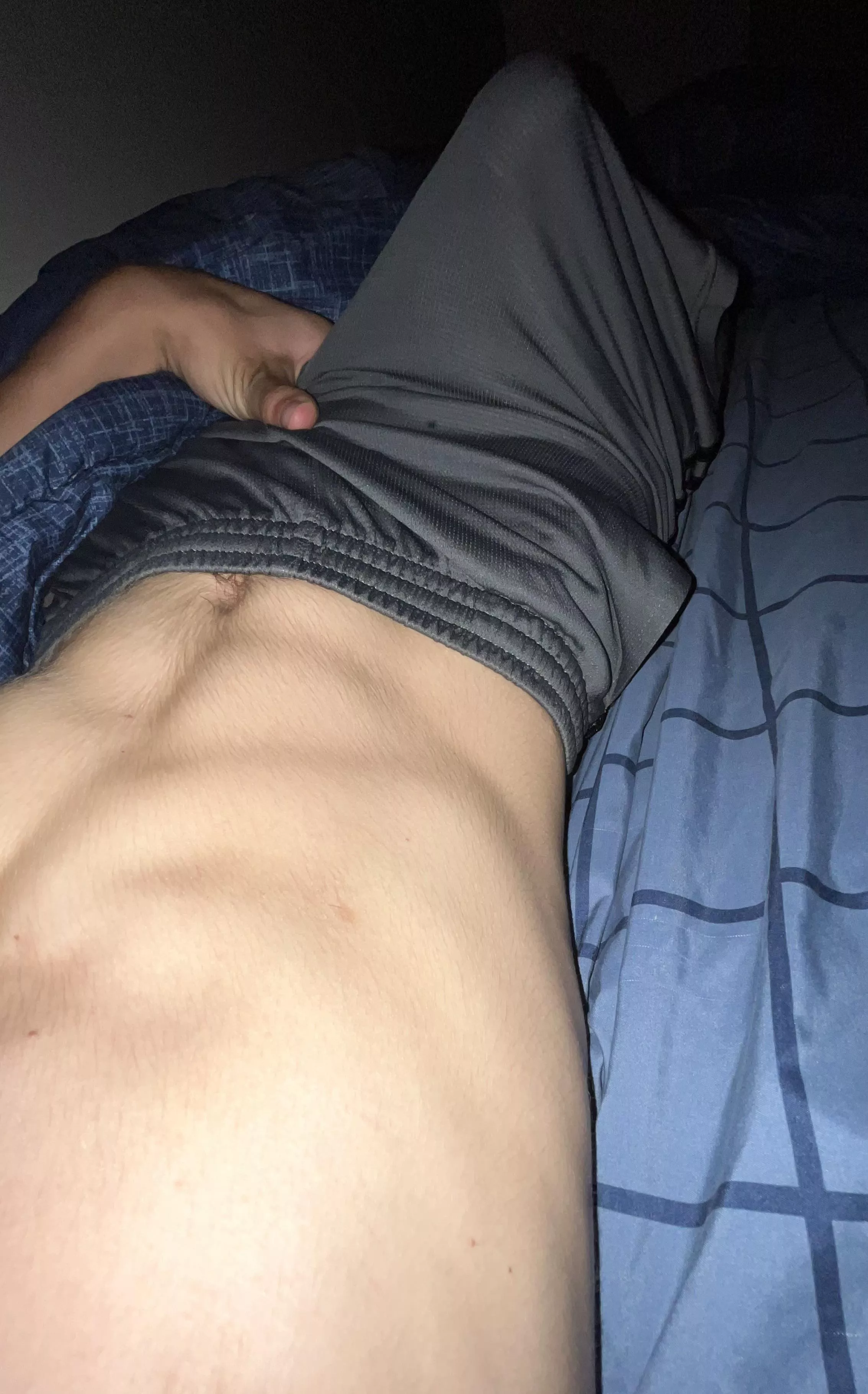 (18) just moved into my dorm, feeling sooo horny