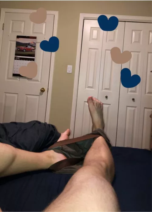 23 College bro horny after class. Hmu @Rymank5