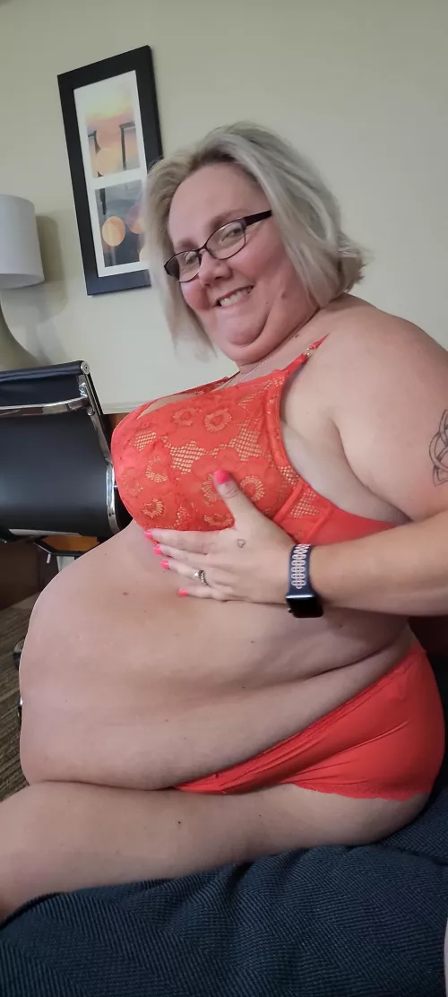 Cum love on her belly