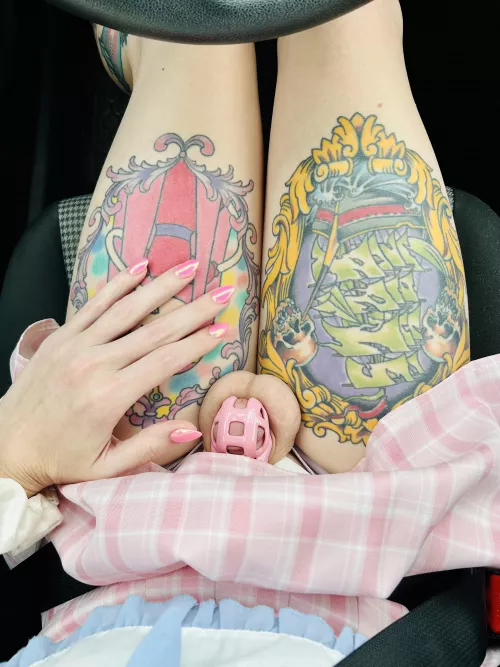 Did you notice my new pink nails or my cage first?