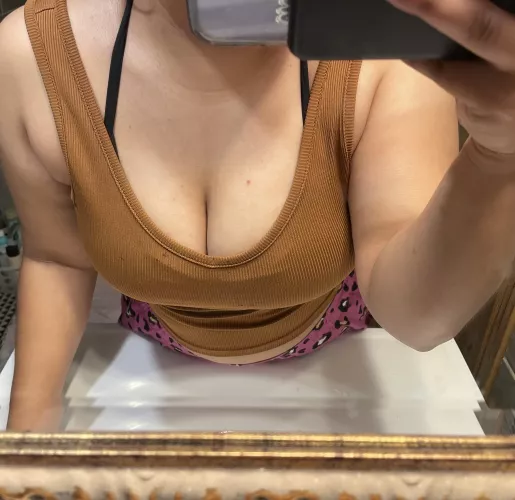 Hey buddy, my eyes are up here ! 