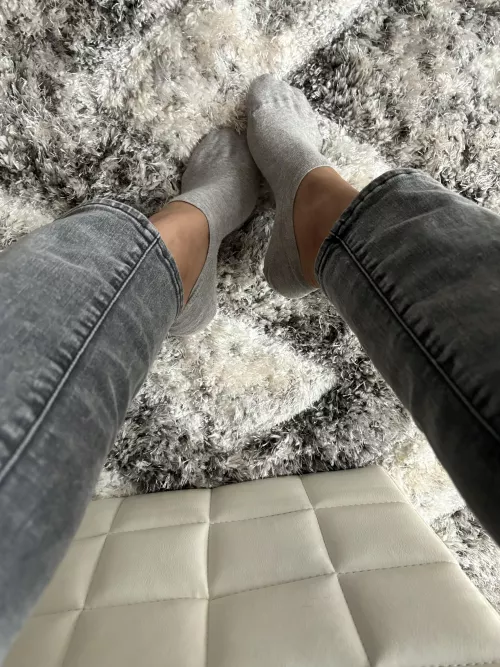 I want my toes sucked the feeling is ticklish 