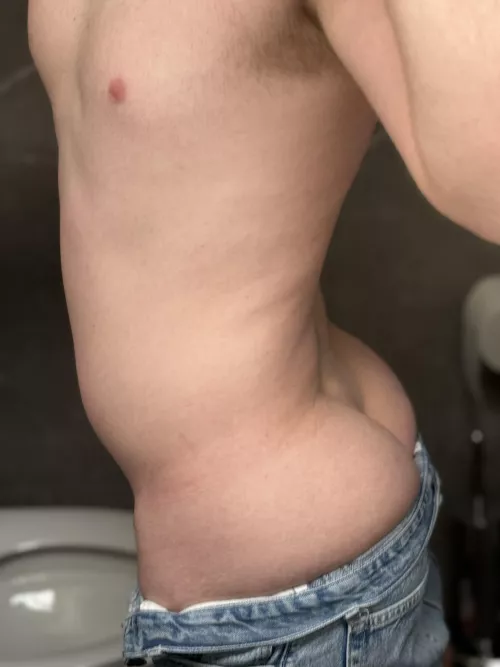 jeans don't fit anymore 🥲🍑