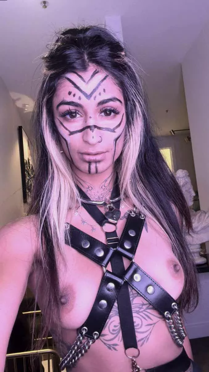 Please suck here [F]