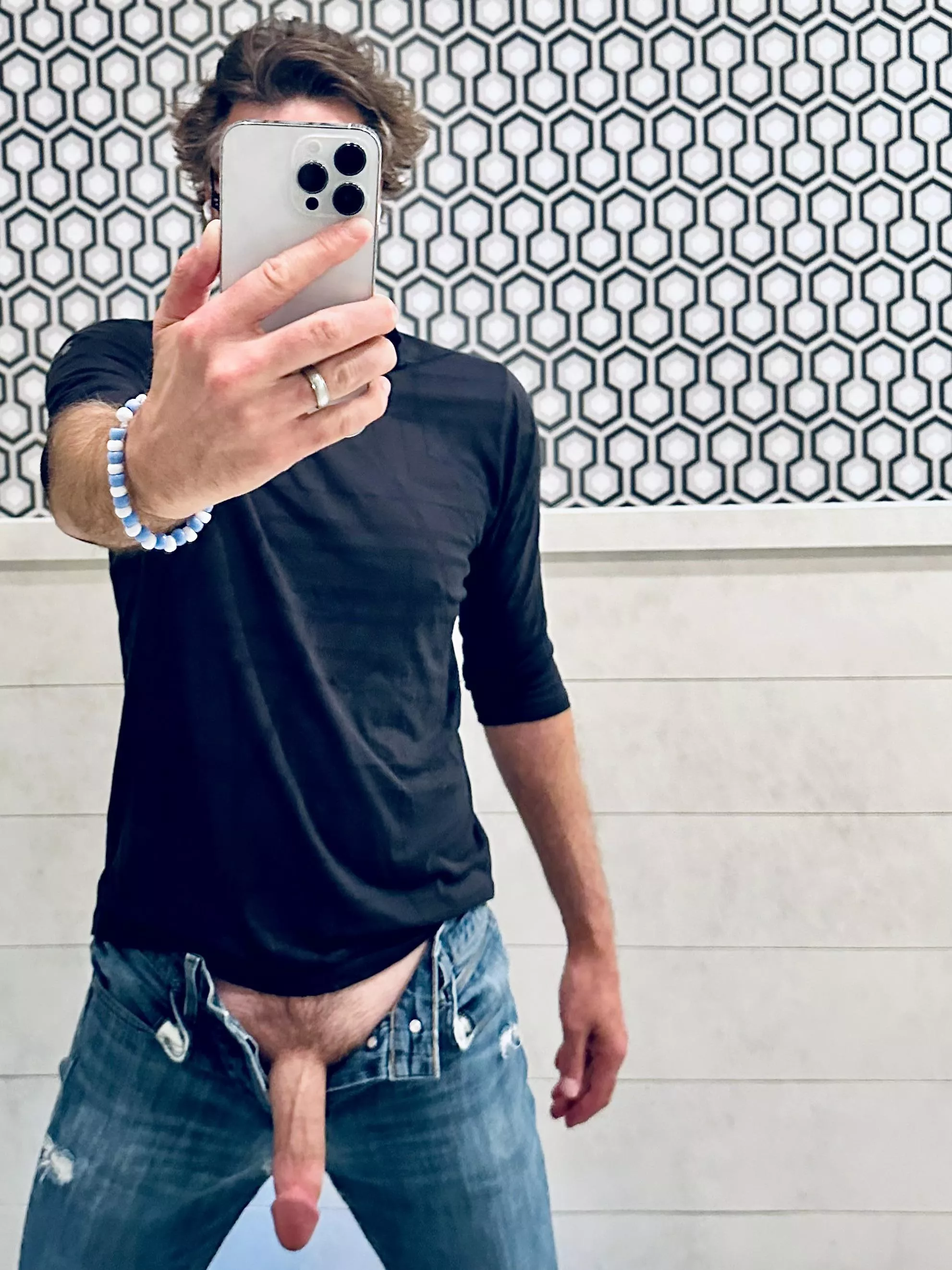 Regretting the time I passed on sex with Dido [48]