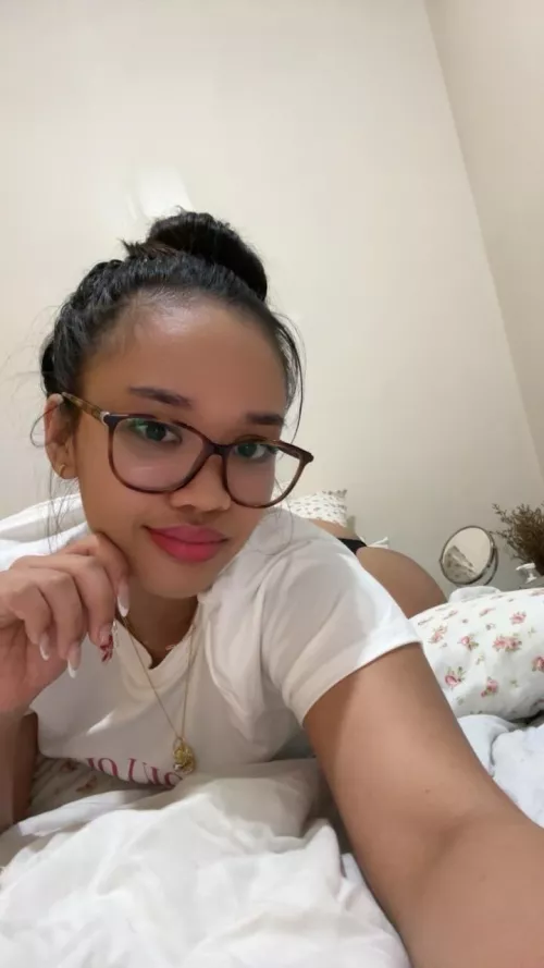 shame the mirror didn’t capture the reflection 