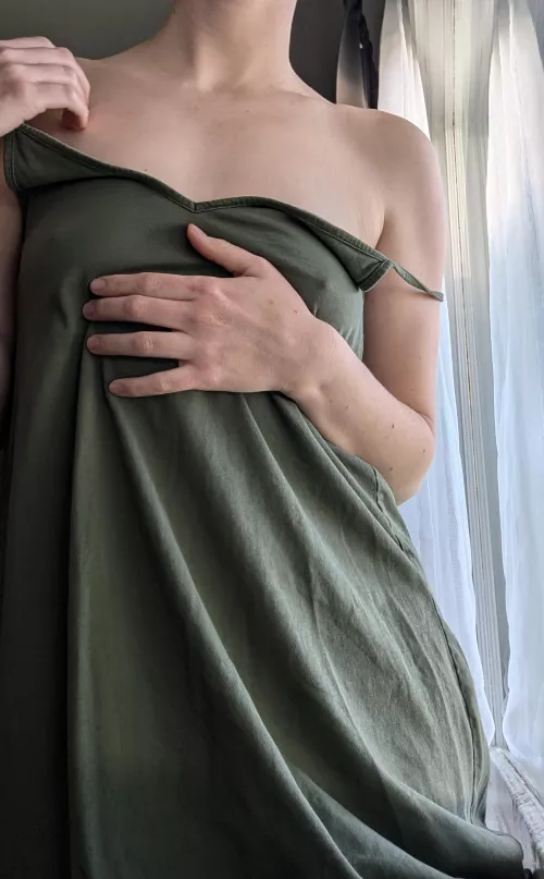 Soft skin and loose dresses [F]