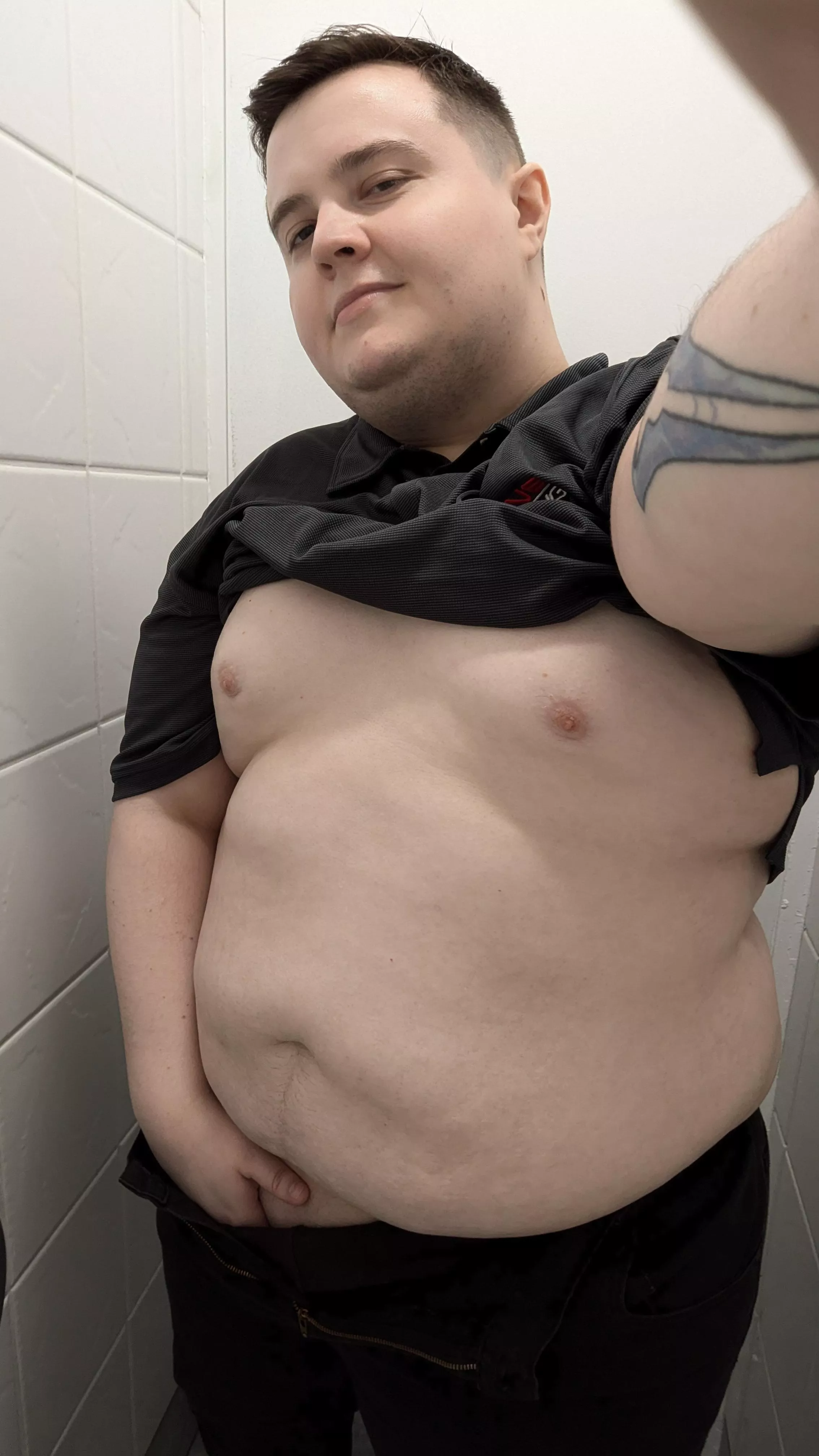 Who would bend me over and fuck me at work? ❤️