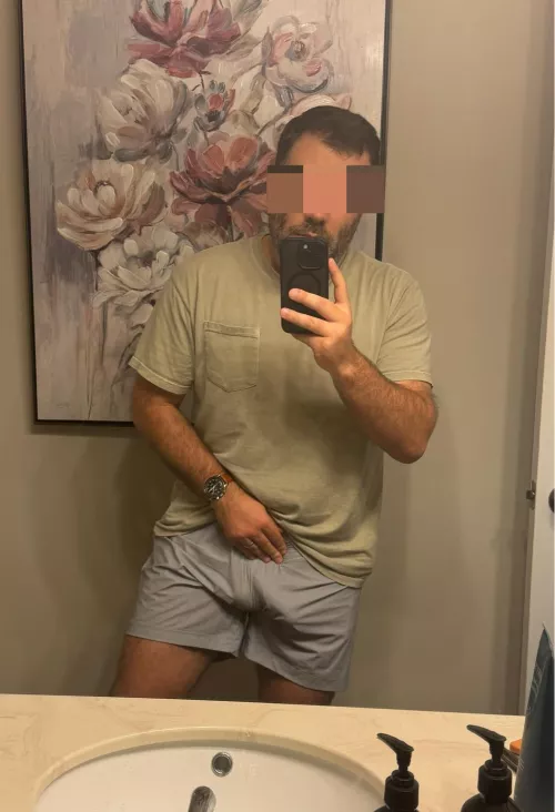 (33) My neighbors don’t even have to go on Reddit to see what I’m packing, I just have to step outside.  