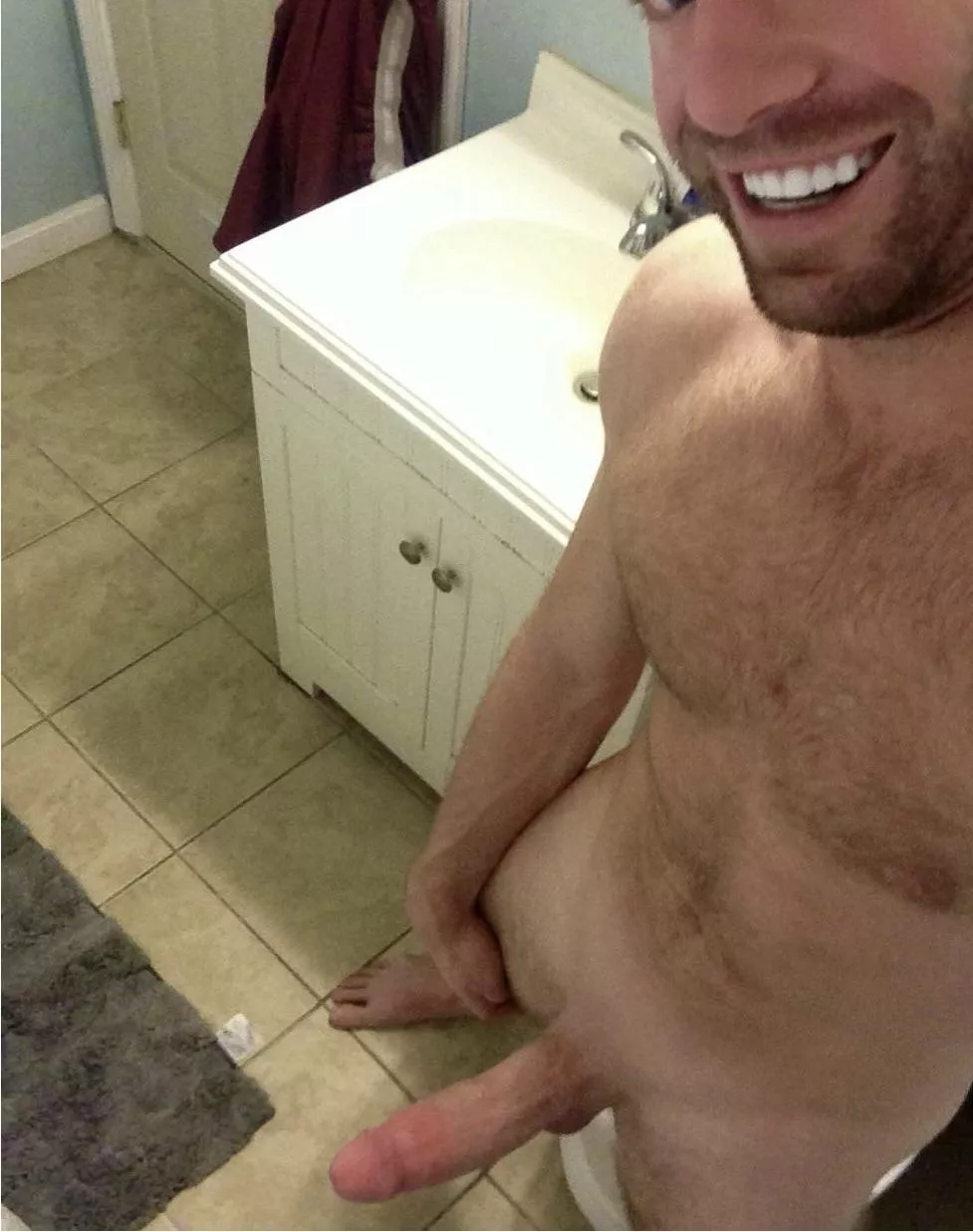 [40] Alone time in the bathroom 🤫